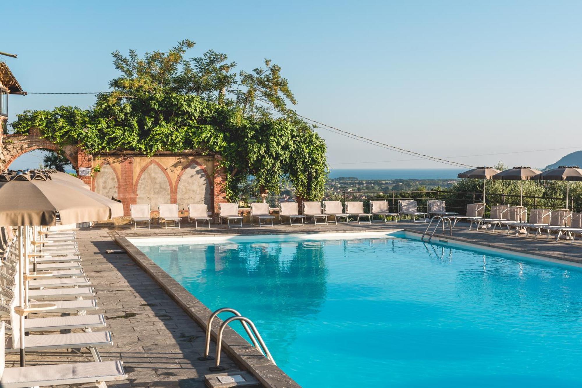 Ippotur Medieval Resort Castelnuovo Magra Zewnętrze zdjęcie